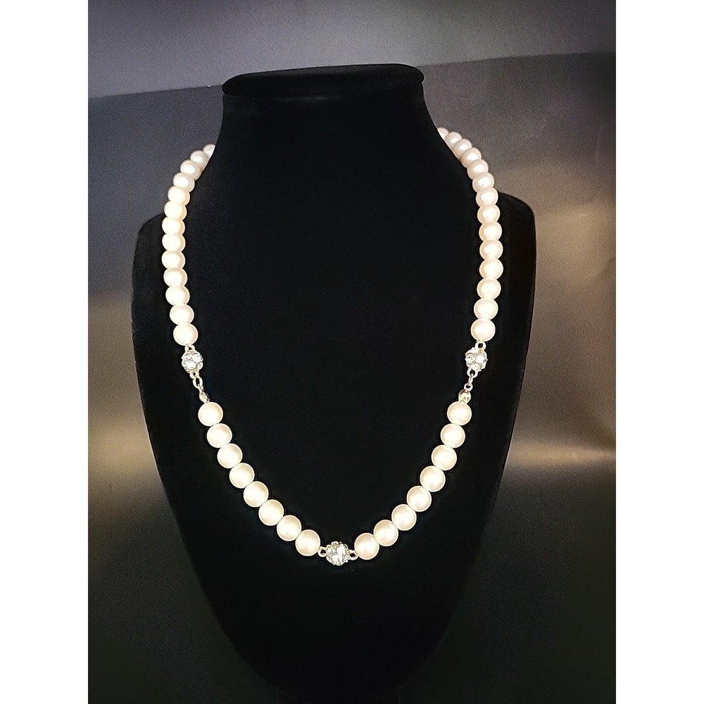 Avon Classic Faux Pearl & Rhinestone Station Necklace Approximately 19" Long